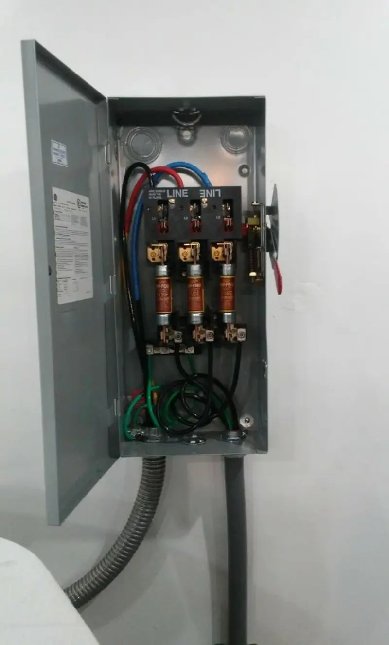 Three-phase disconnect switch installed for Electrical Wiring & Rewiring in Lakeland South