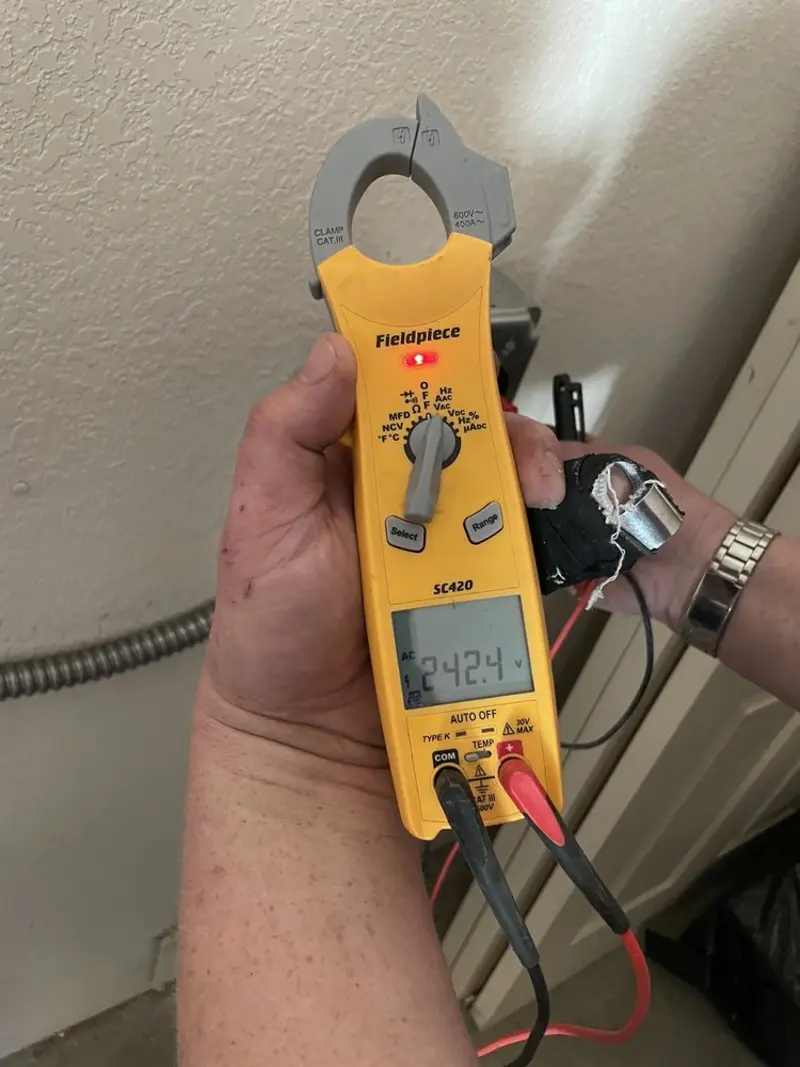 Voltage testing with clamp meter during Generator Installation in Lakeland South